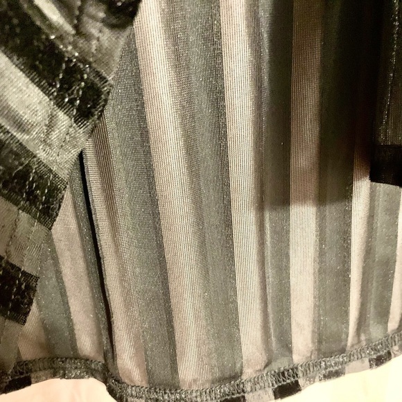 Button-Down Semi-See thru blouse - Picture 3 of 5